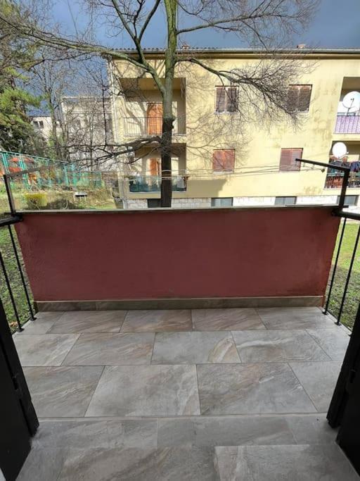 Lijepo Ureden Stan U Centru Grada Knin Exterior foto