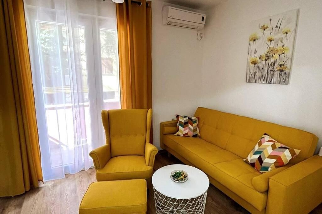 Lijepo Ureden Stan U Centru Grada Knin Exterior foto
