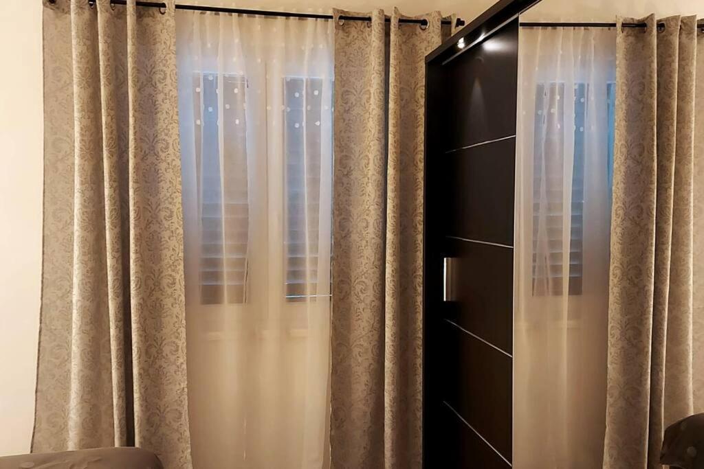 Lijepo Ureden Stan U Centru Grada Knin Exterior foto